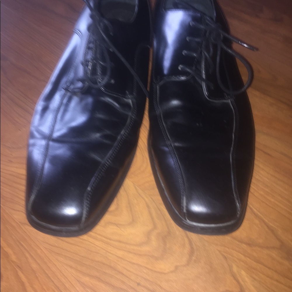 Men's dress shoes